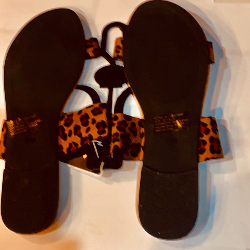 Gorgeous Charles Albert Flat Detailed Sandal🎁. - Picture 7 of 10